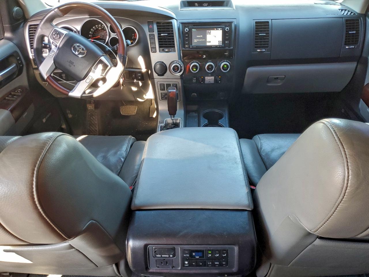 2017 TOYOTA SEQUOIA PLATINUM photo 8