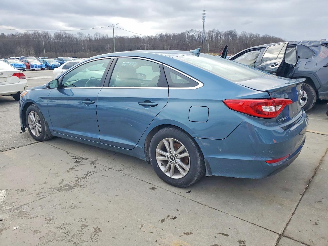 2015 HYUNDAI SONATA SE photo 3