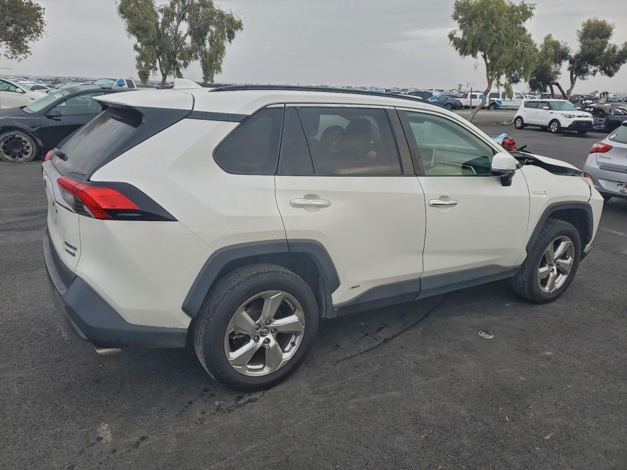 2021 TOYOTA RAV4 LIMITED photo 3