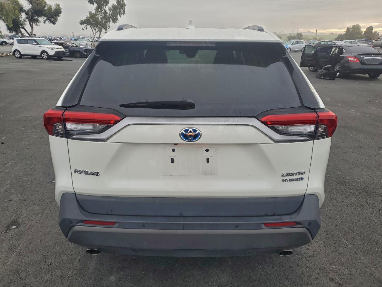 2021 TOYOTA RAV4 LIMITED photo 6