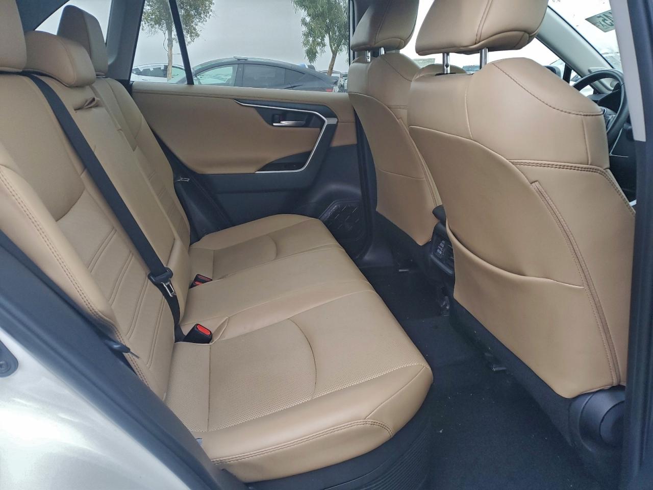 2021 TOYOTA RAV4 LIMITED photo 11