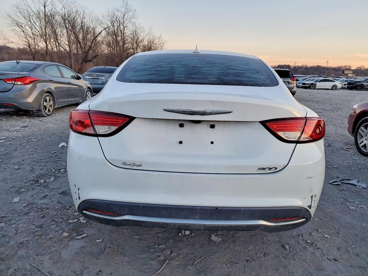 2016 CHRYSLER 200 LIMITED photo 6