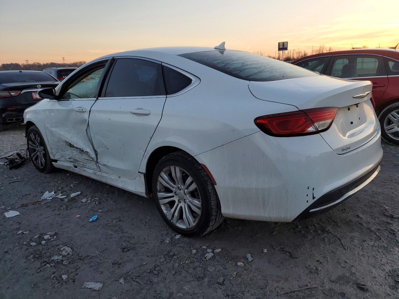 2016 CHRYSLER 200 LIMITED photo 2