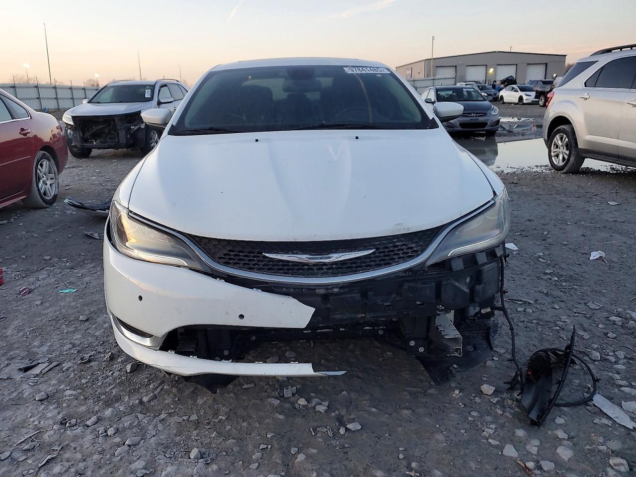 2016 CHRYSLER 200 LIMITED photo 5