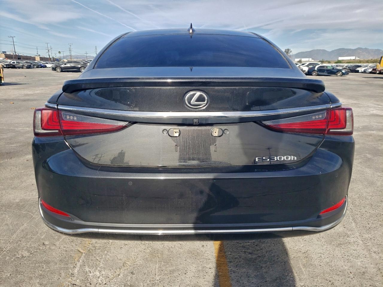 2023 LEXUS ES photo 6