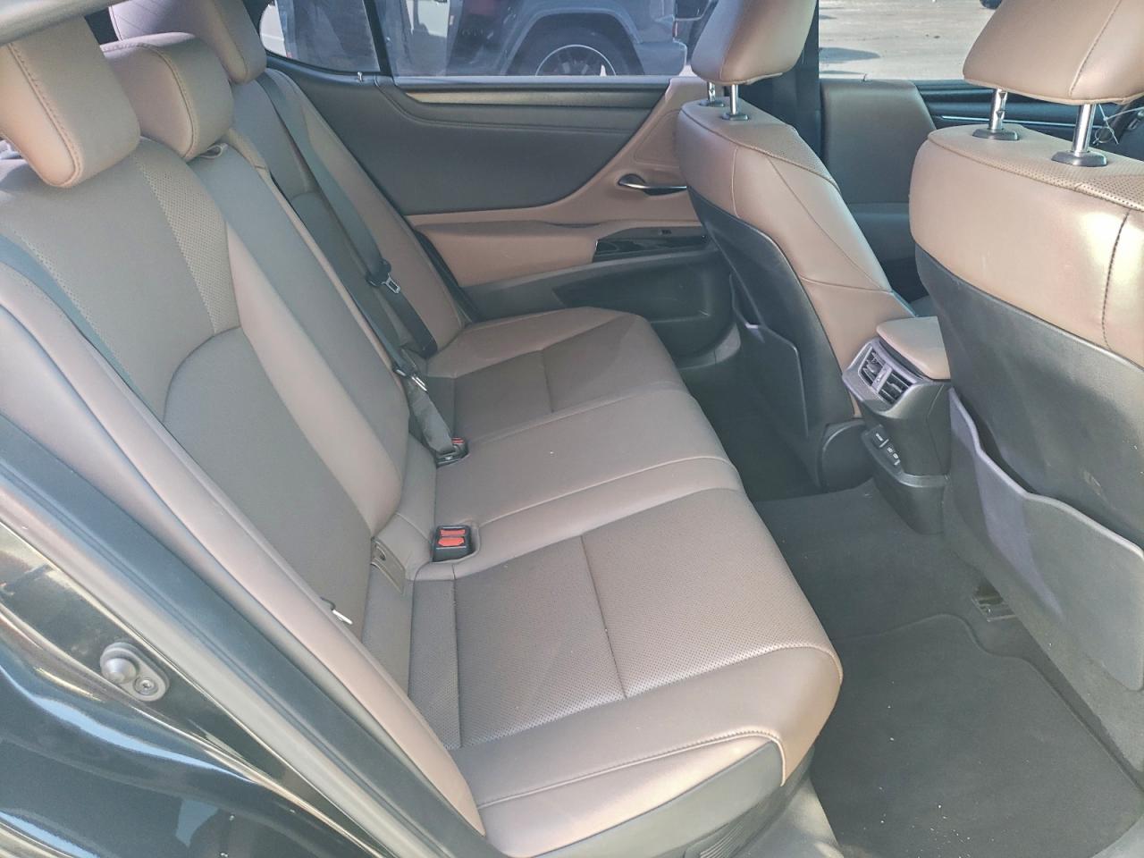 2023 LEXUS ES photo 10