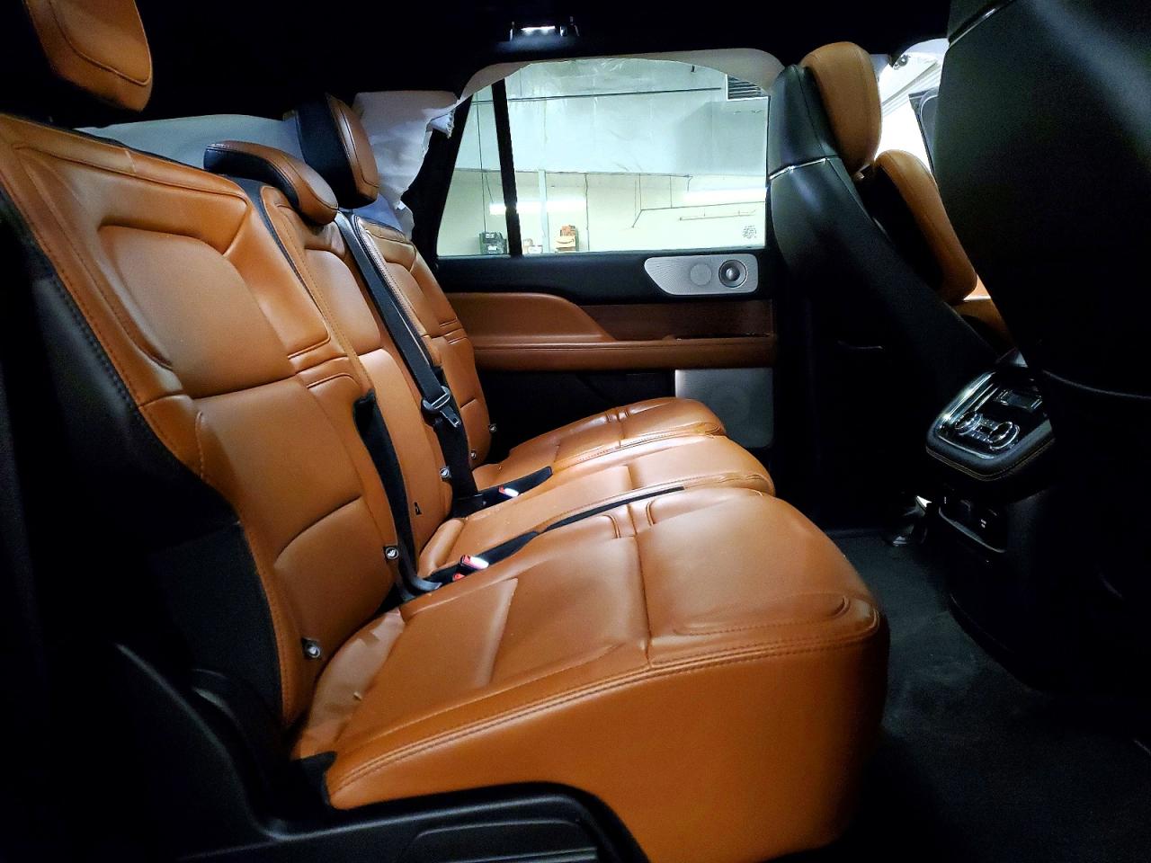 2021 LINCOLN NAVIGATOR L RESERVE photo 11