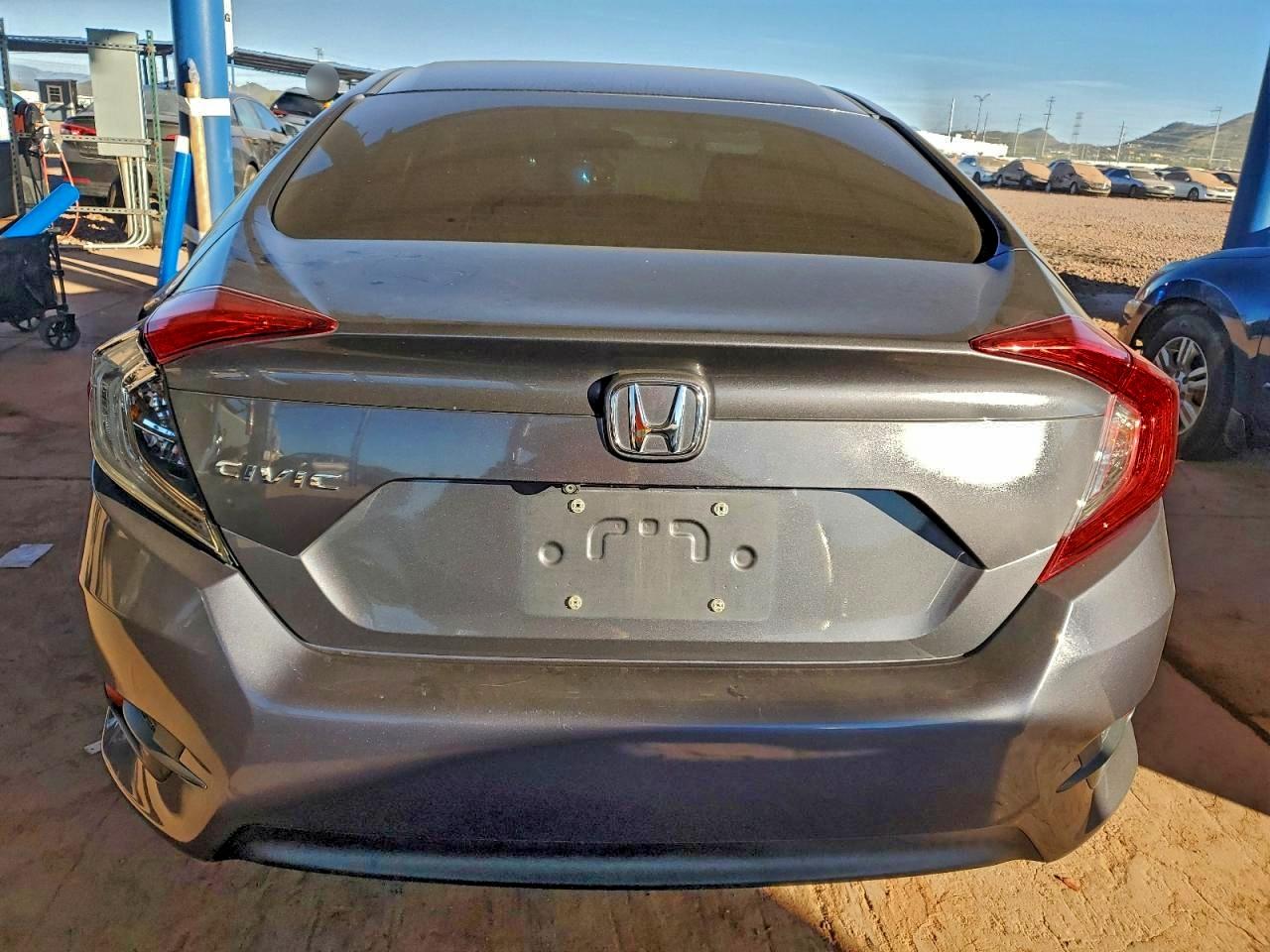 2016 HONDA CIVIC LX photo 6