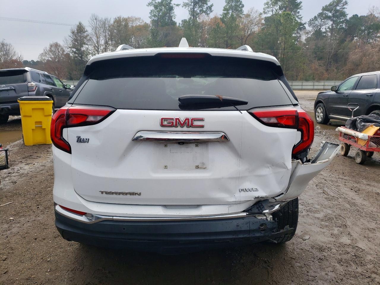 2019 GMC TERRAIN SLT photo 6