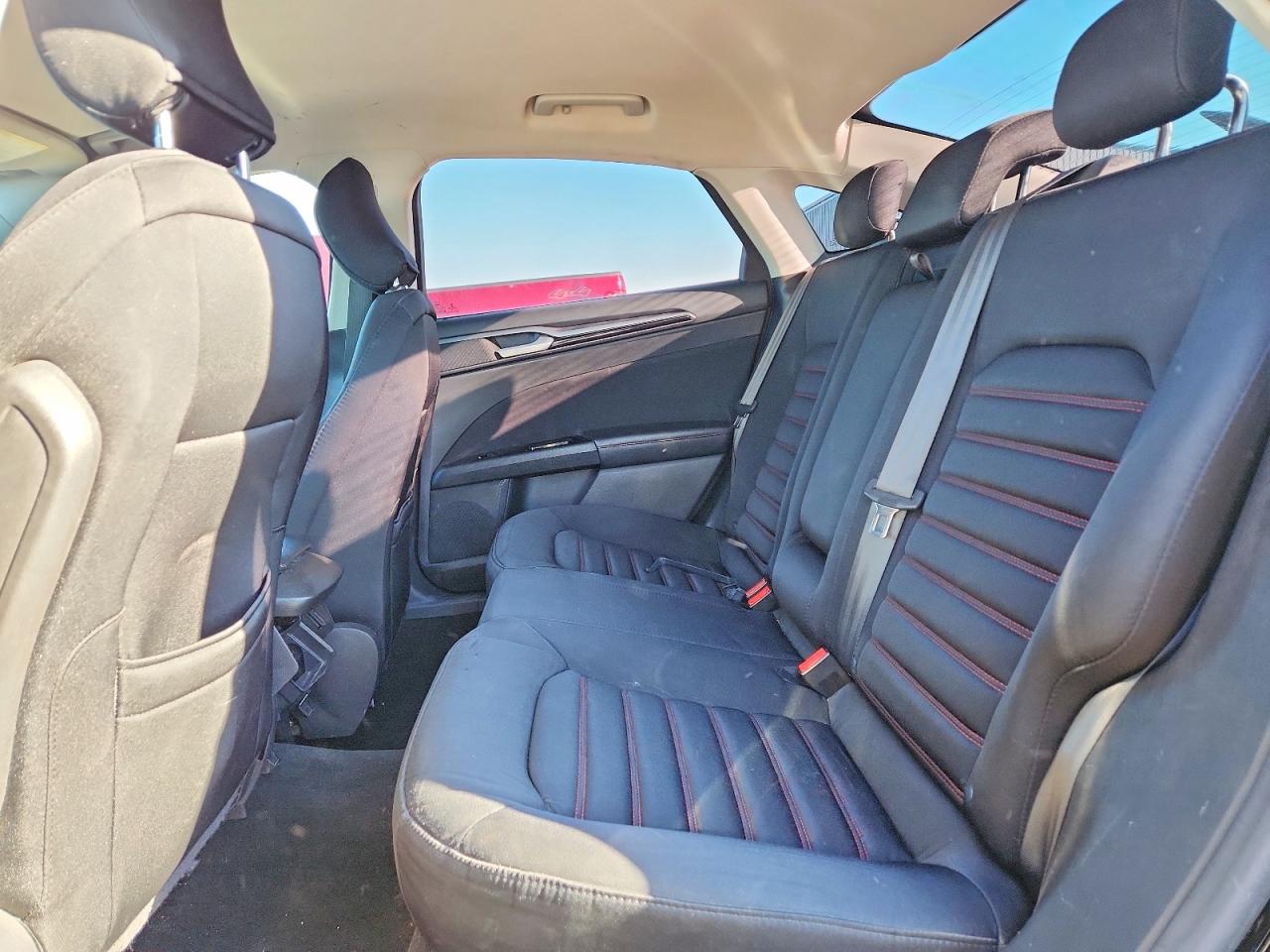 2016 FORD FUSION SE photo 10