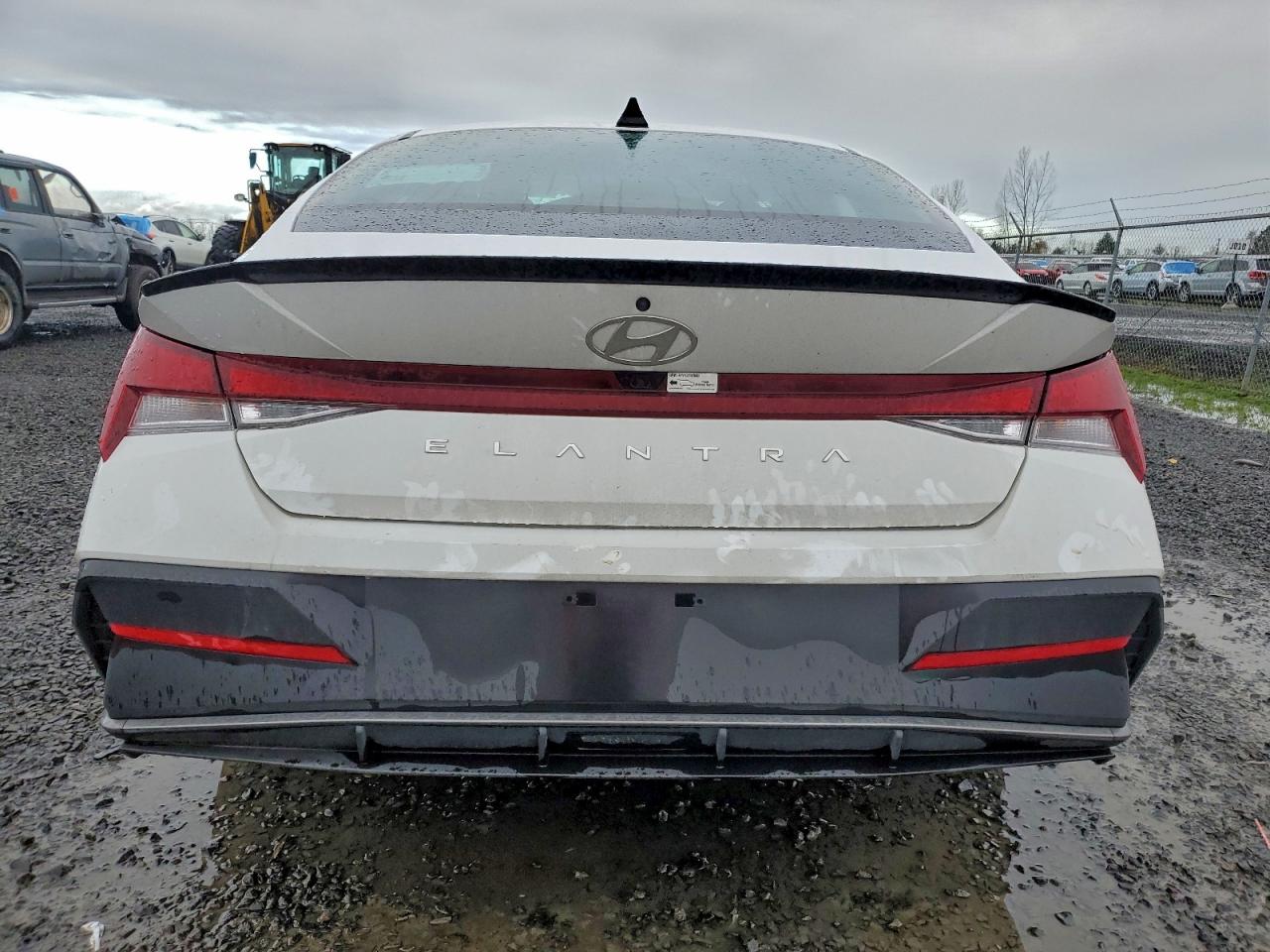2025 HYUNDAI ELANTRA SEL SPORT photo 6