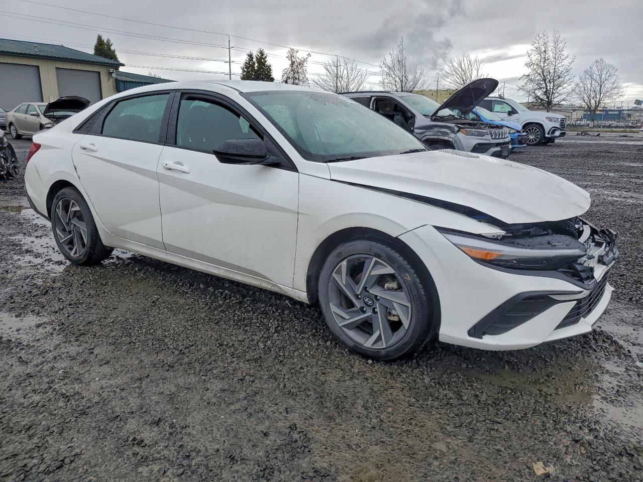 2025 HYUNDAI ELANTRA SEL SPORT photo 4