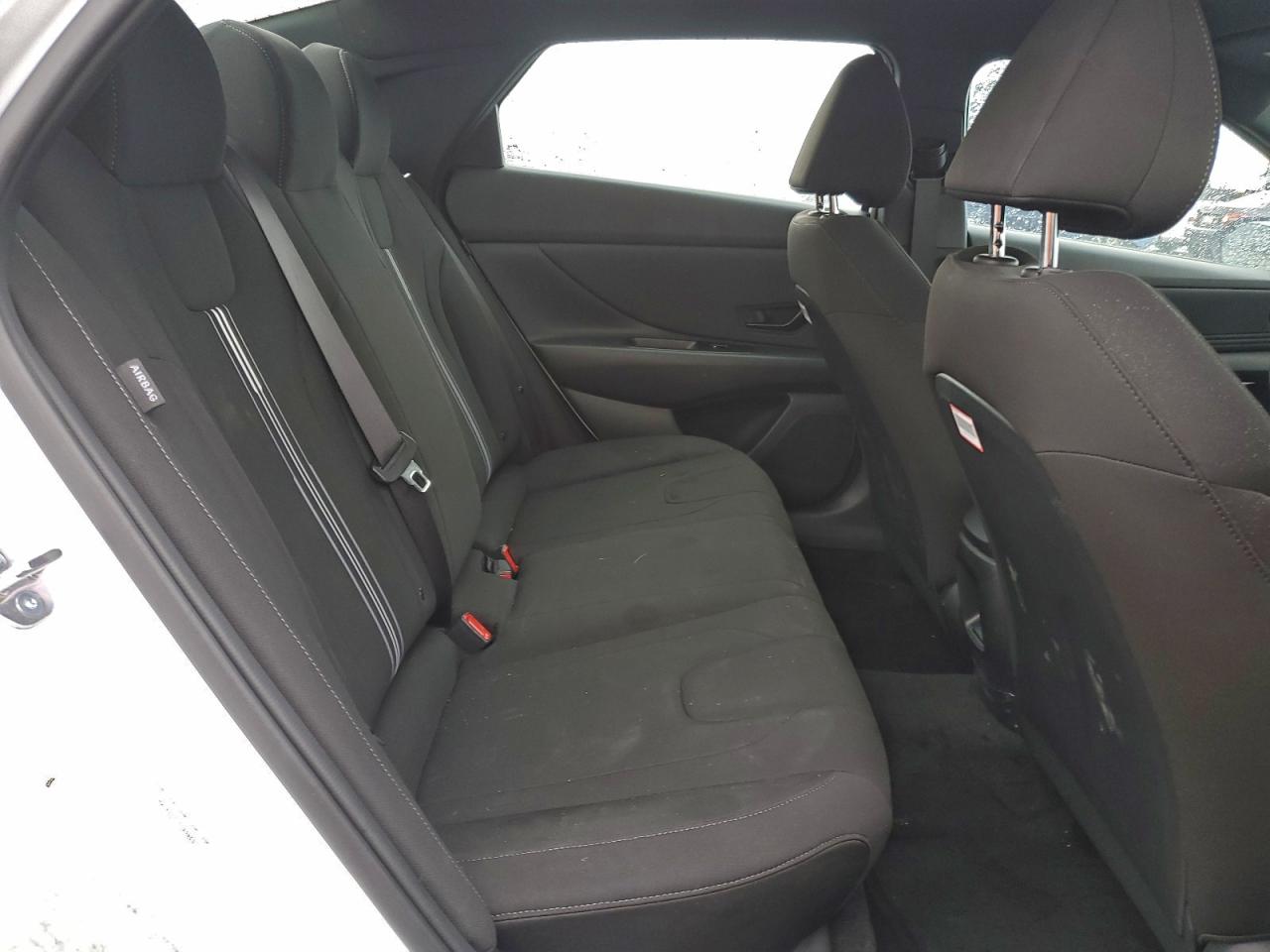 2025 HYUNDAI ELANTRA SEL SPORT photo 10
