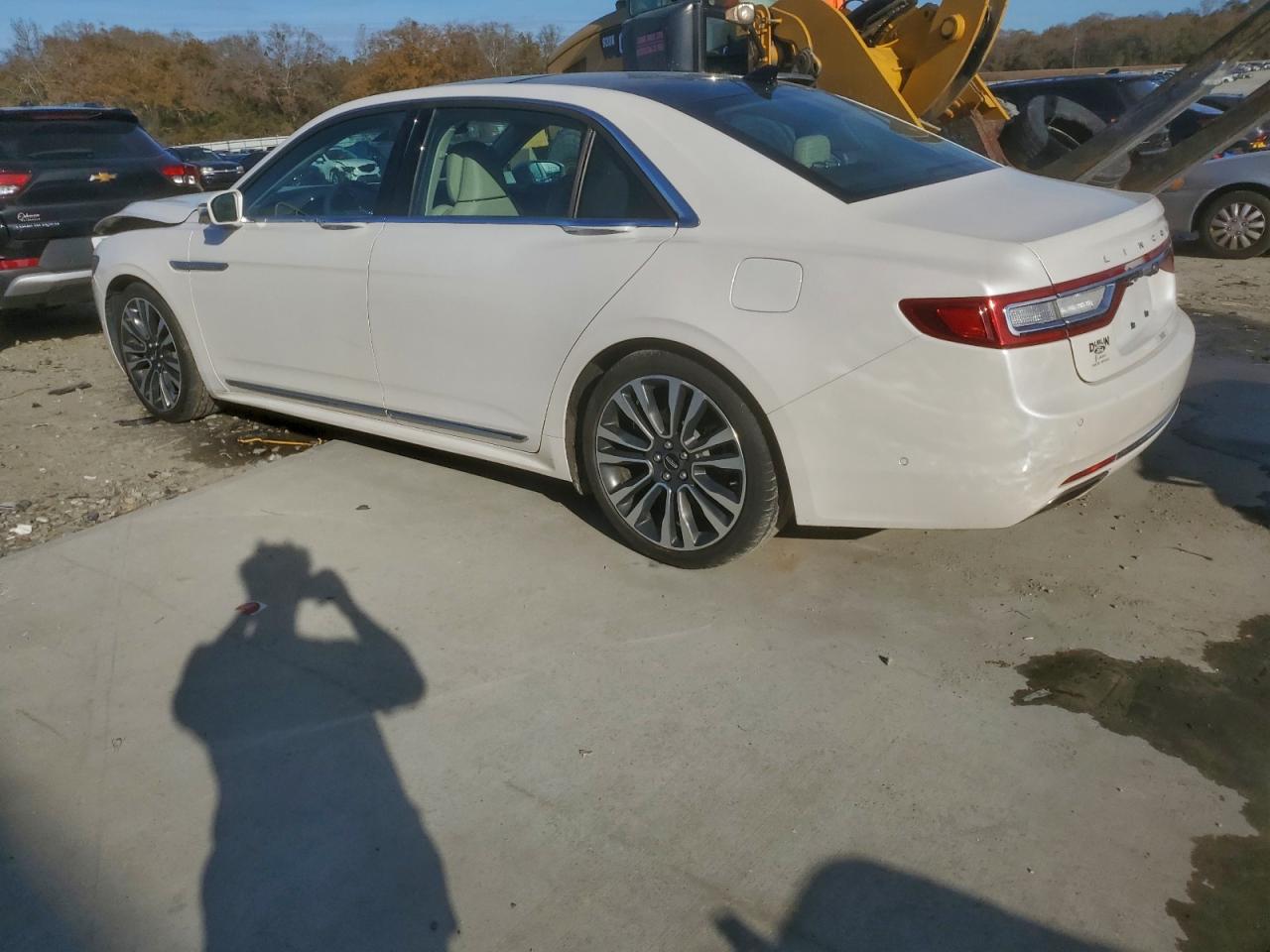 2018 LINCOLN CONTINENTAL RESERVE photo 2