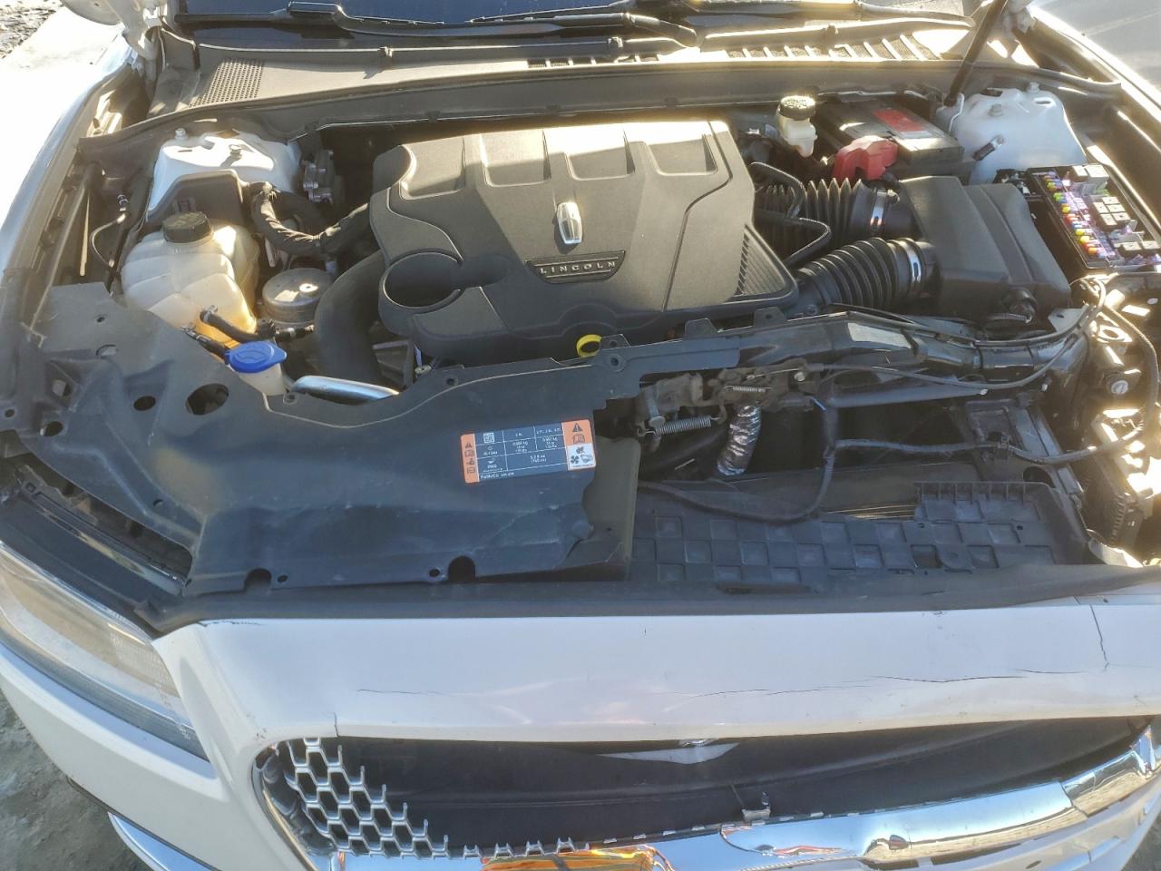 2018 LINCOLN CONTINENTAL RESERVE photo 11