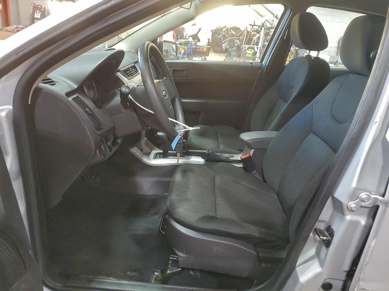 2008 FORD FOCUS SE photo 7