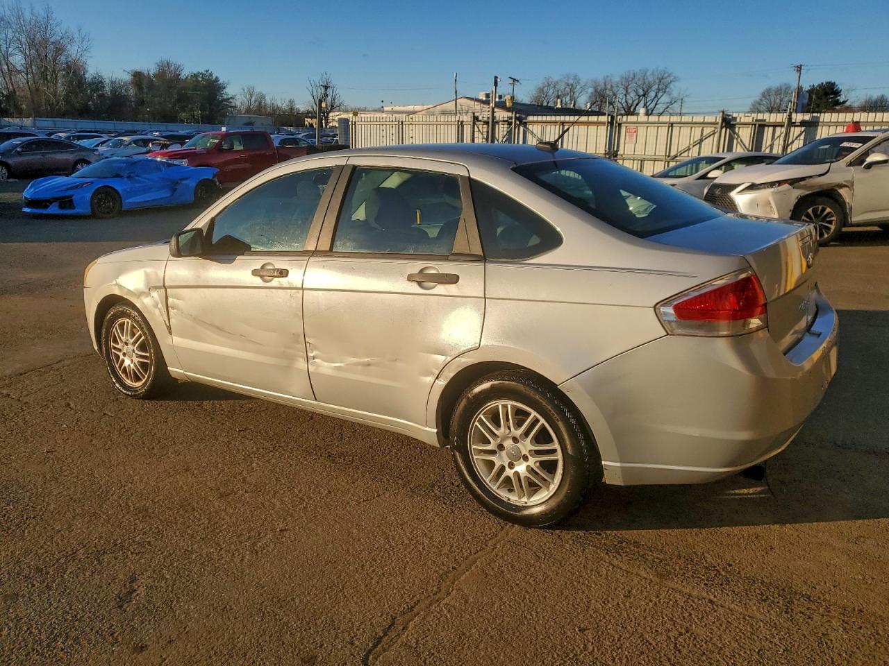 2008 FORD FOCUS SE photo 2