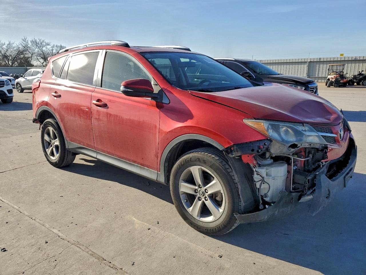 2015 TOYOTA RAV4 XLE photo 4