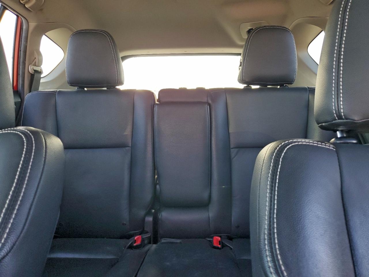 2015 TOYOTA RAV4 XLE photo 10