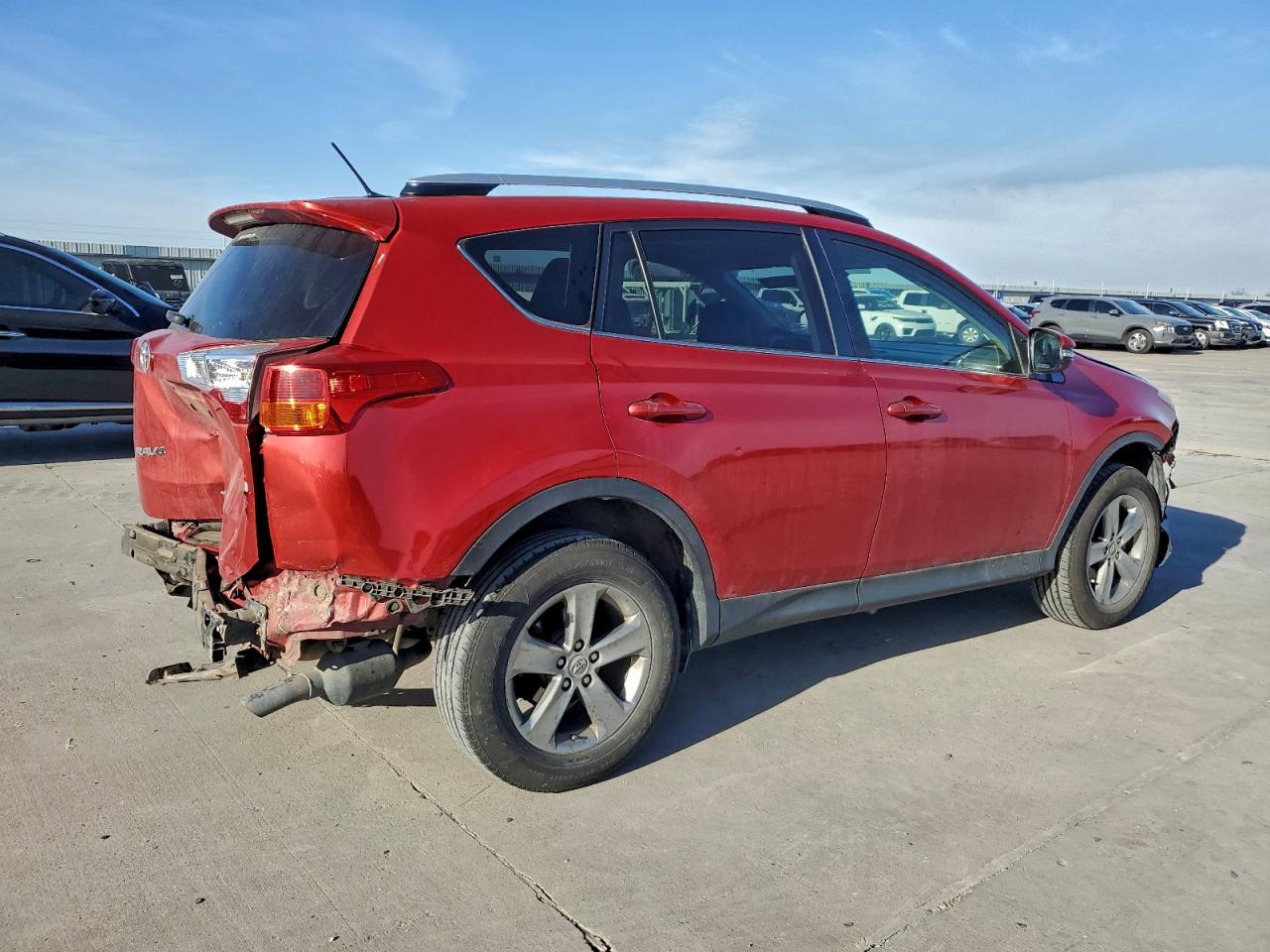 2015 TOYOTA RAV4 XLE photo 3