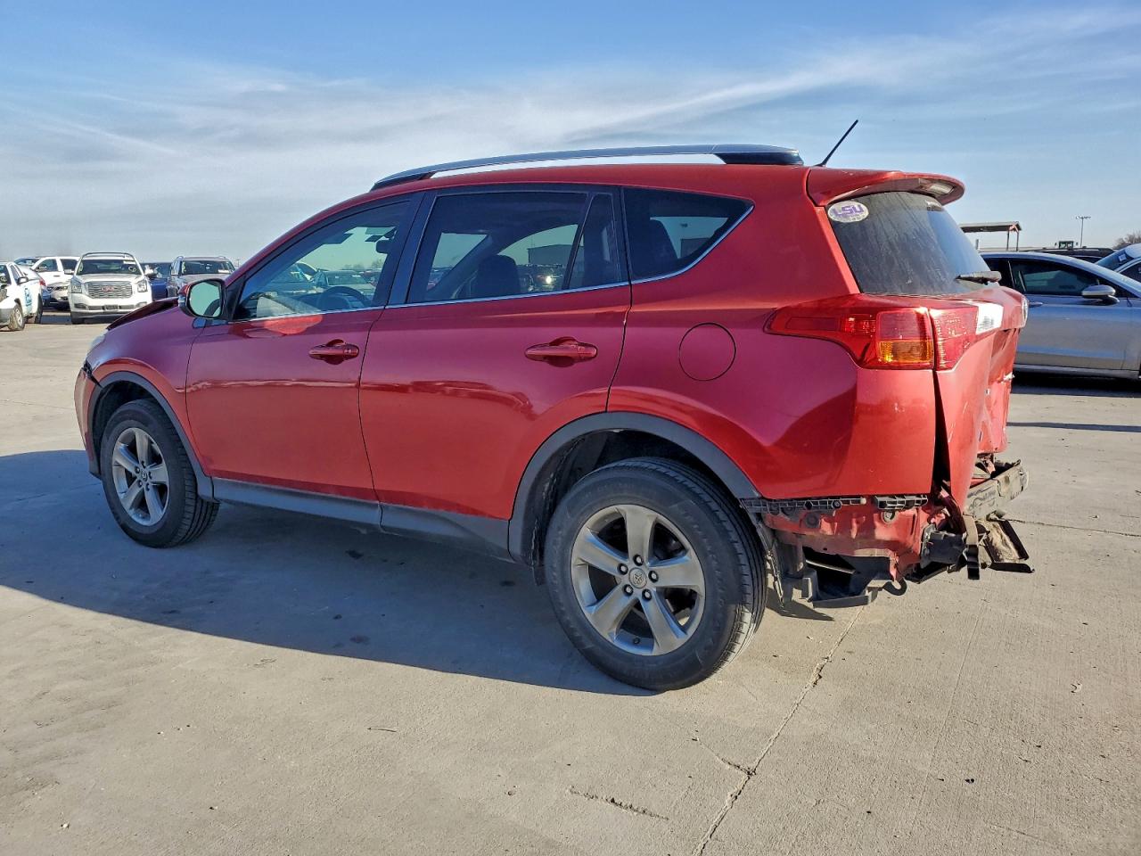 2015 TOYOTA RAV4 XLE photo 2