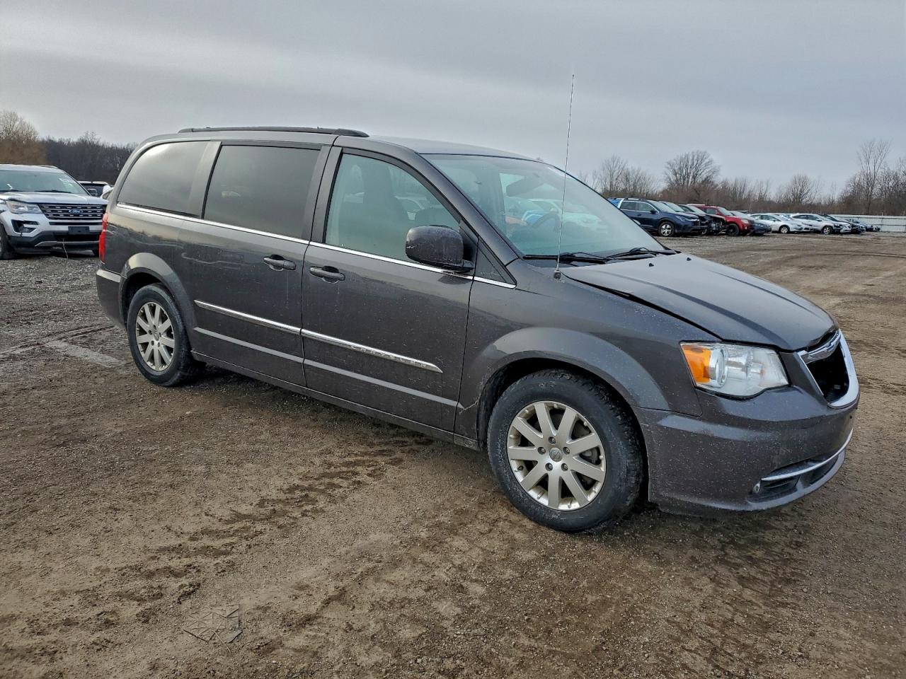 2015 CHRYSLER TOWN & COUNTRY TOURING photo 4