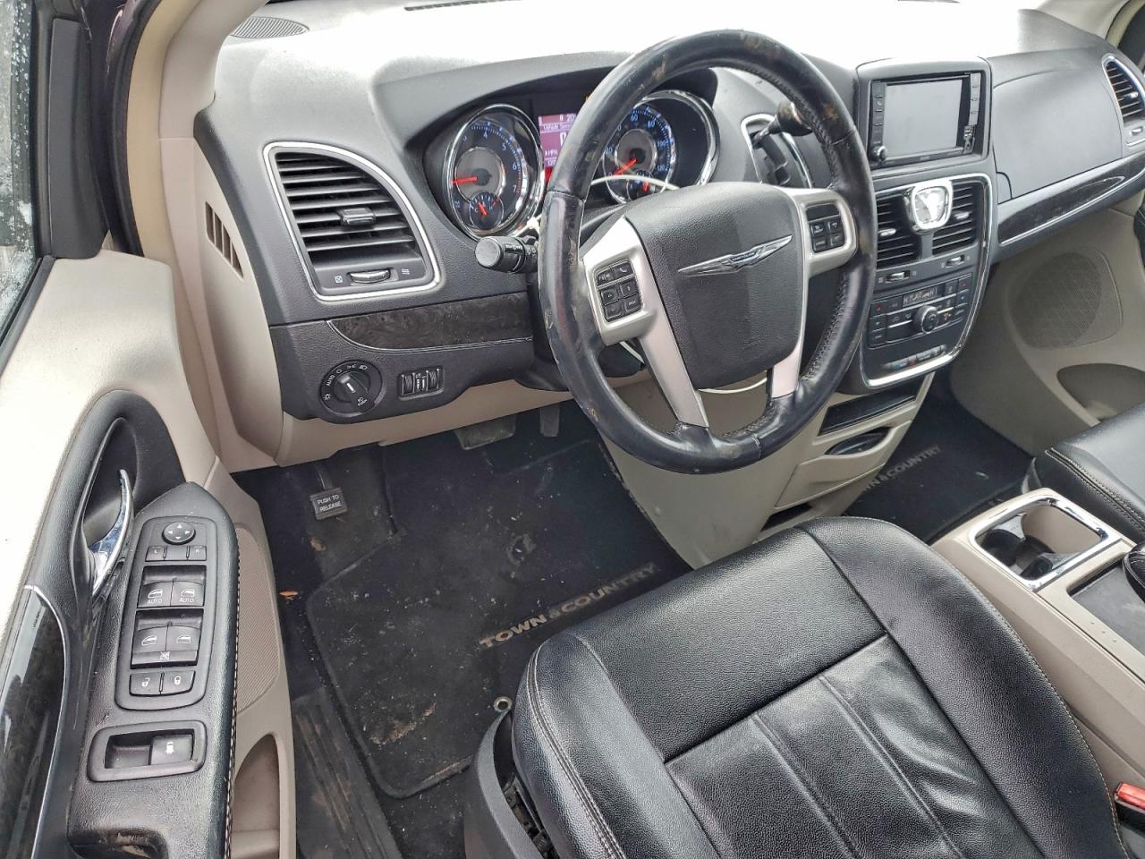 2015 CHRYSLER TOWN & COUNTRY TOURING photo 8
