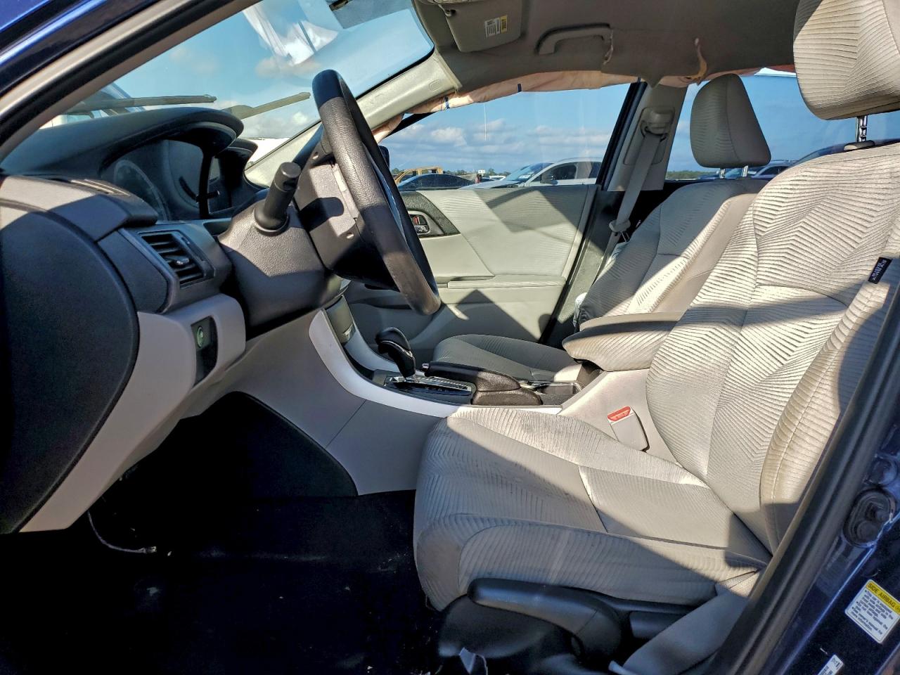 2014 HONDA ACCORD LX photo 19