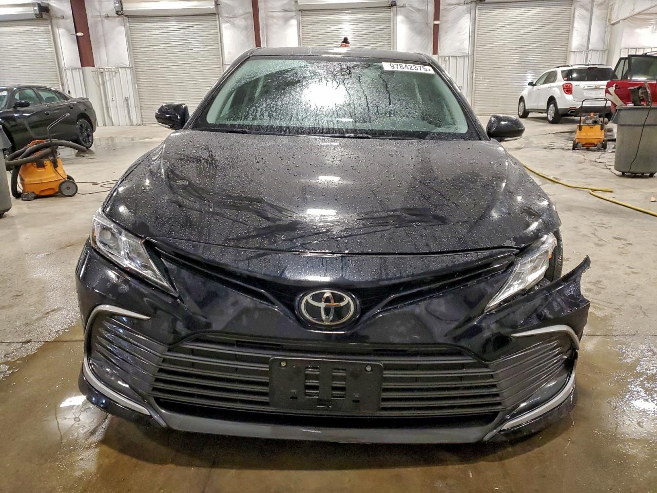 2022 TOYOTA CAMRY LE photo 5