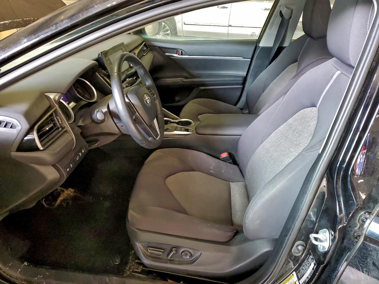 2022 TOYOTA CAMRY LE photo 7