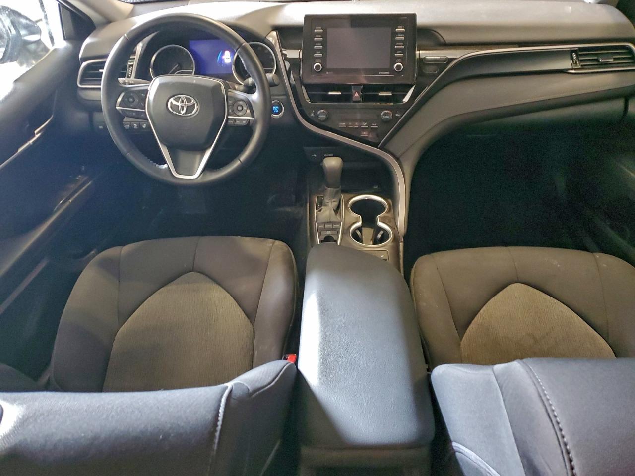 2022 TOYOTA CAMRY LE photo 8