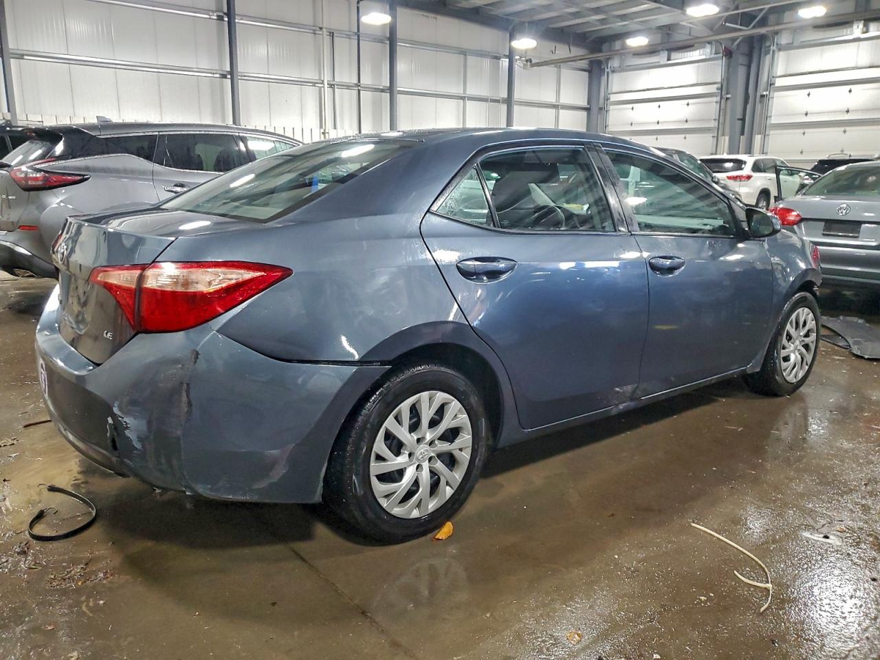 2018 TOYOTA COROLLA L photo 3