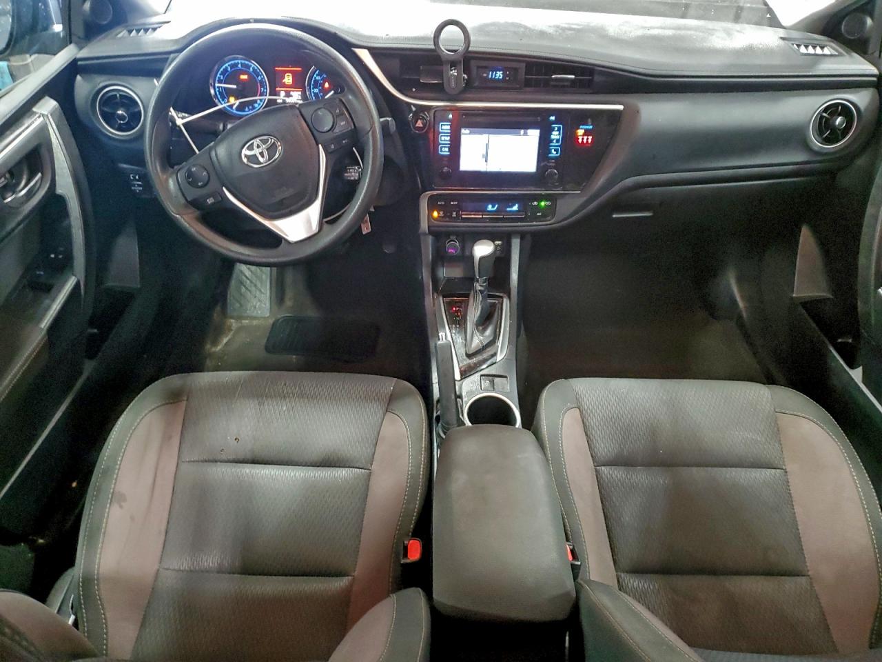 2018 TOYOTA COROLLA L photo 8