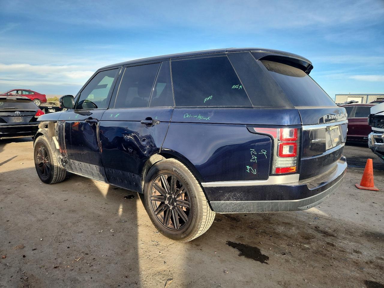2017 LAND ROVER RANGE ROVER HSE photo 2