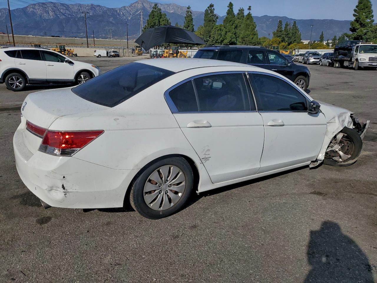 2011 HONDA ACCORD LX photo 5