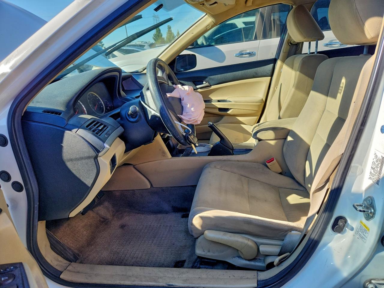 2011 HONDA ACCORD LX photo 13