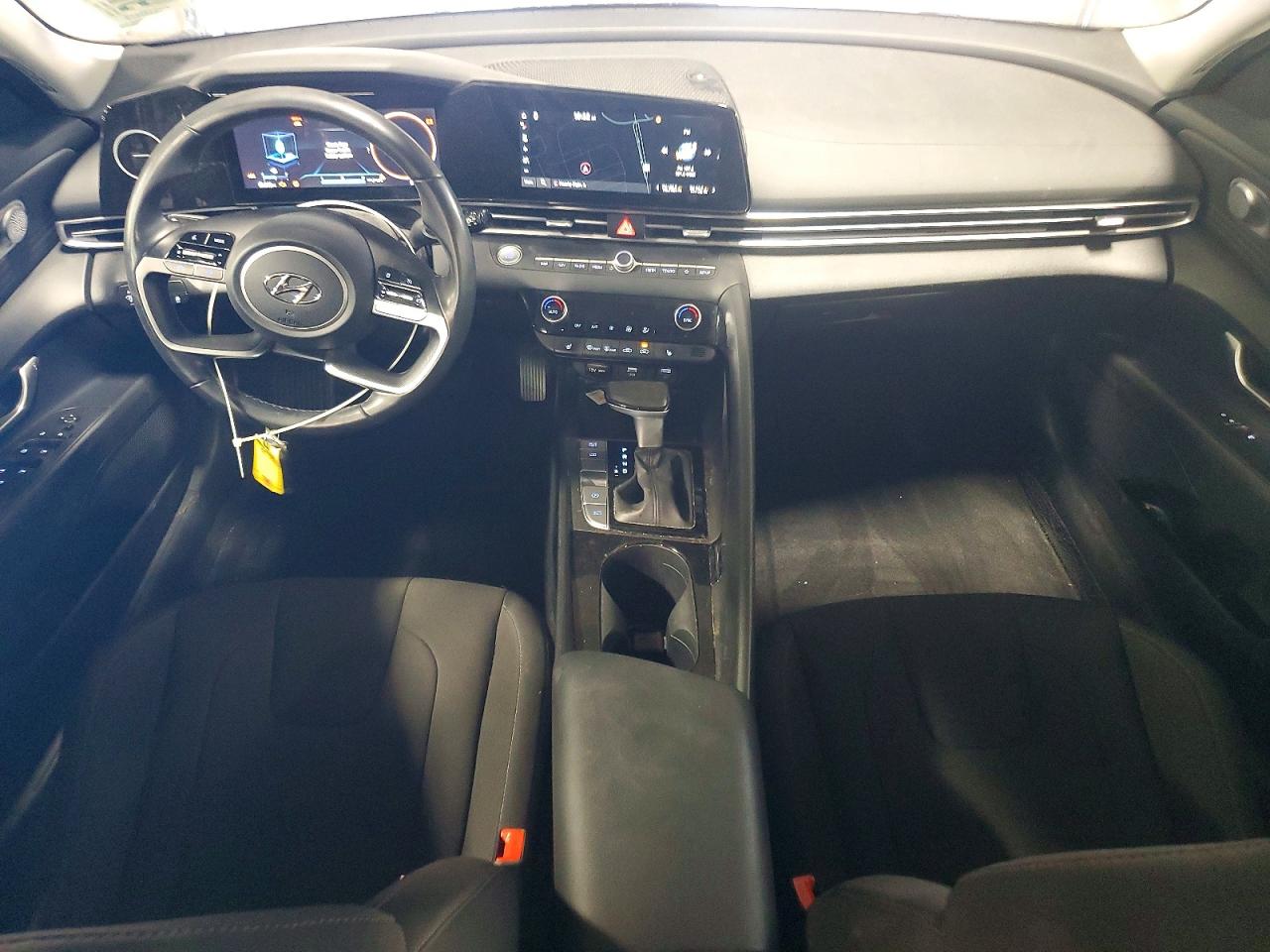 2023 HYUNDAI ELANTRA SEL photo 8
