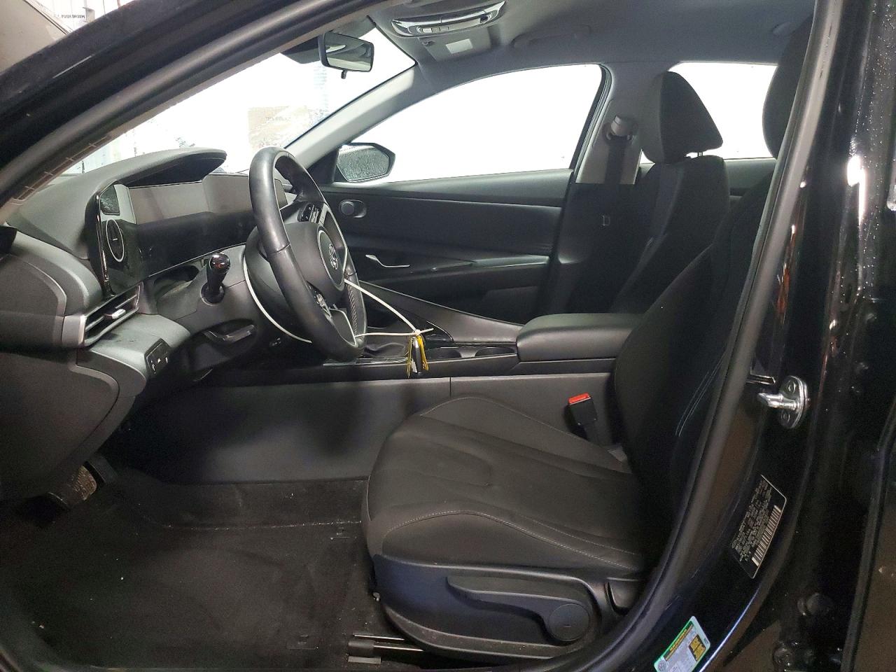 2023 HYUNDAI ELANTRA SEL photo 7
