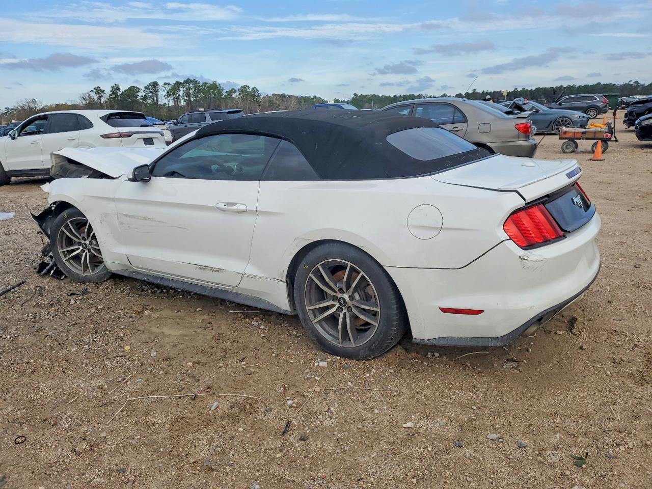 2016 FORD MUSTANG photo 3