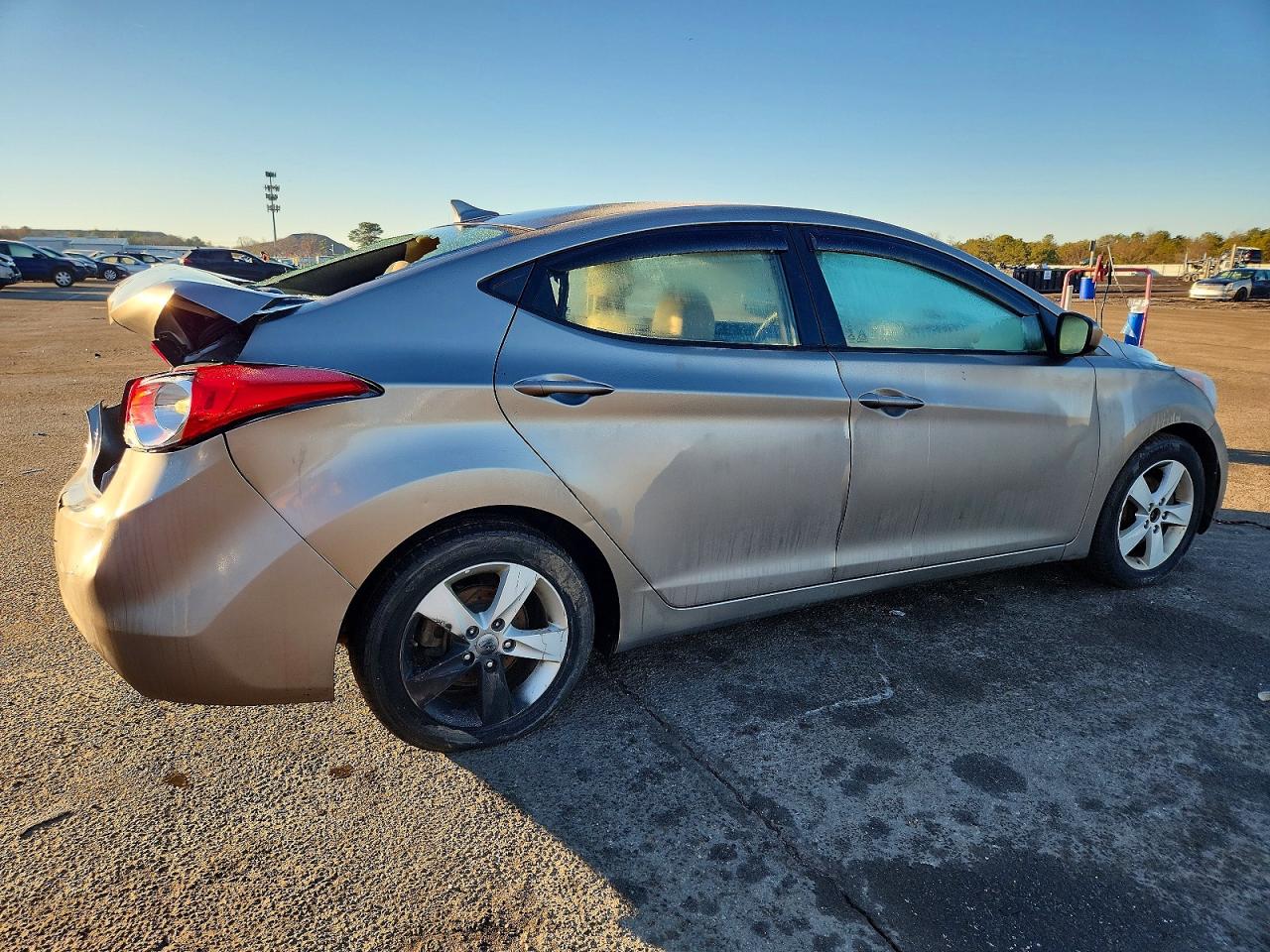 2013 HYUNDAI ELANTRA GLS photo 3