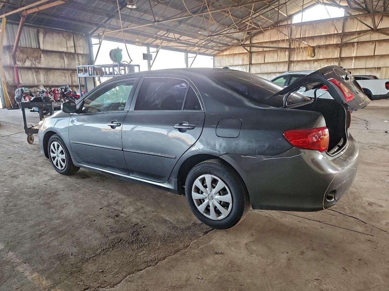 2009 TOYOTA COROLLA BASE photo 2