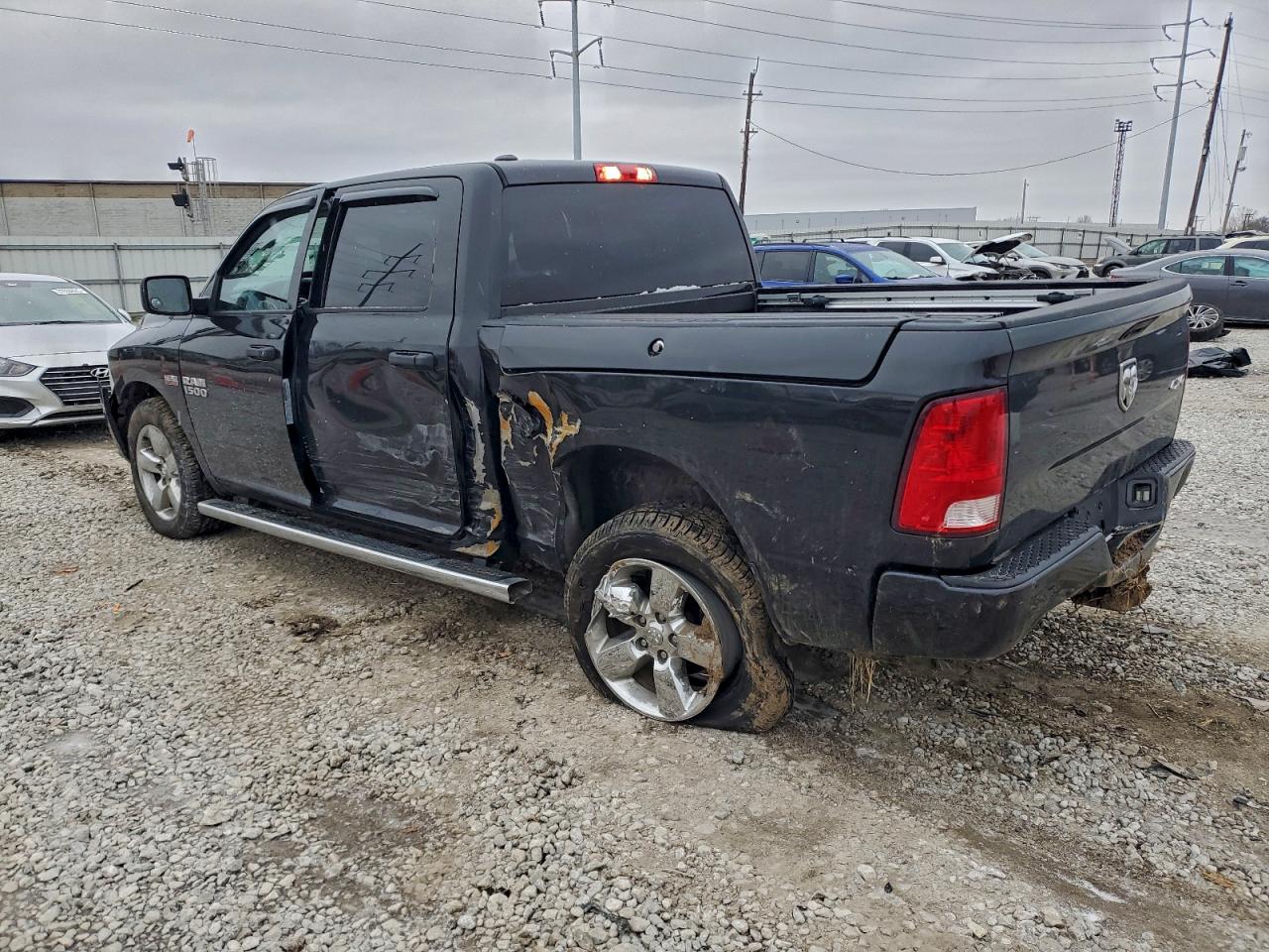 2018 RAM 1500 ST photo 2