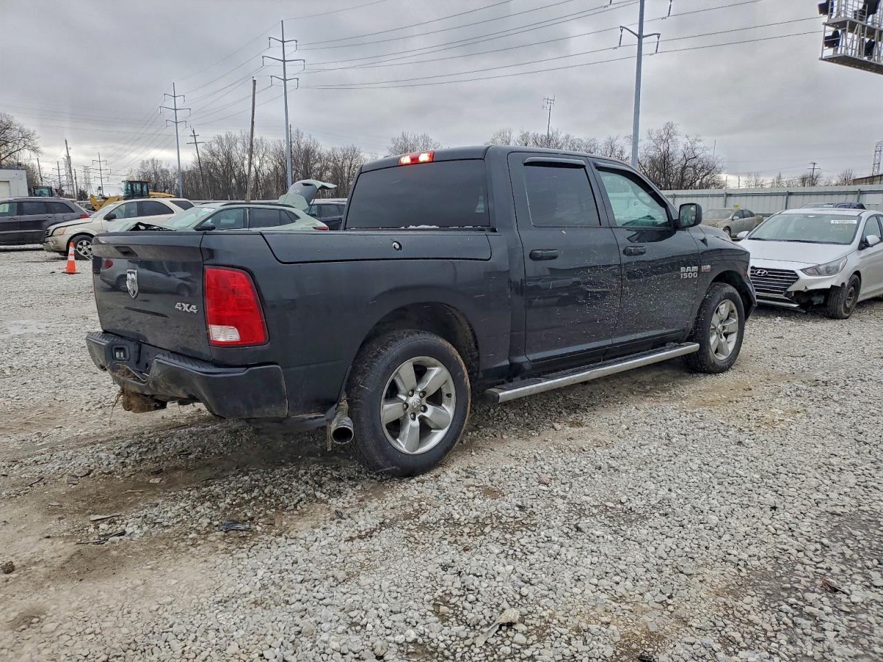 2018 RAM 1500 ST photo 3