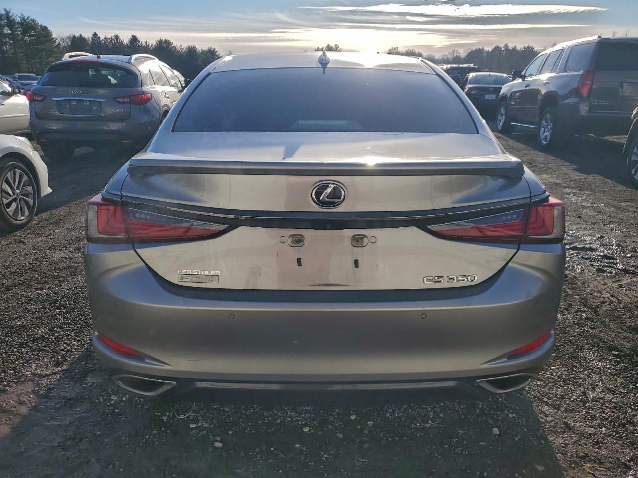 2019 LEXUS ES 350 photo 11
