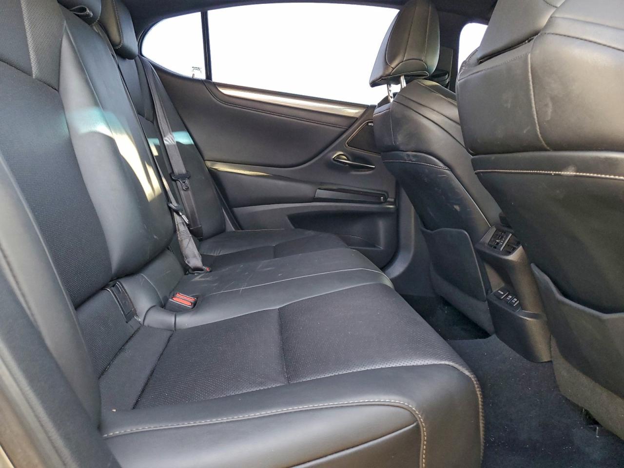 2019 LEXUS ES 350 photo 19
