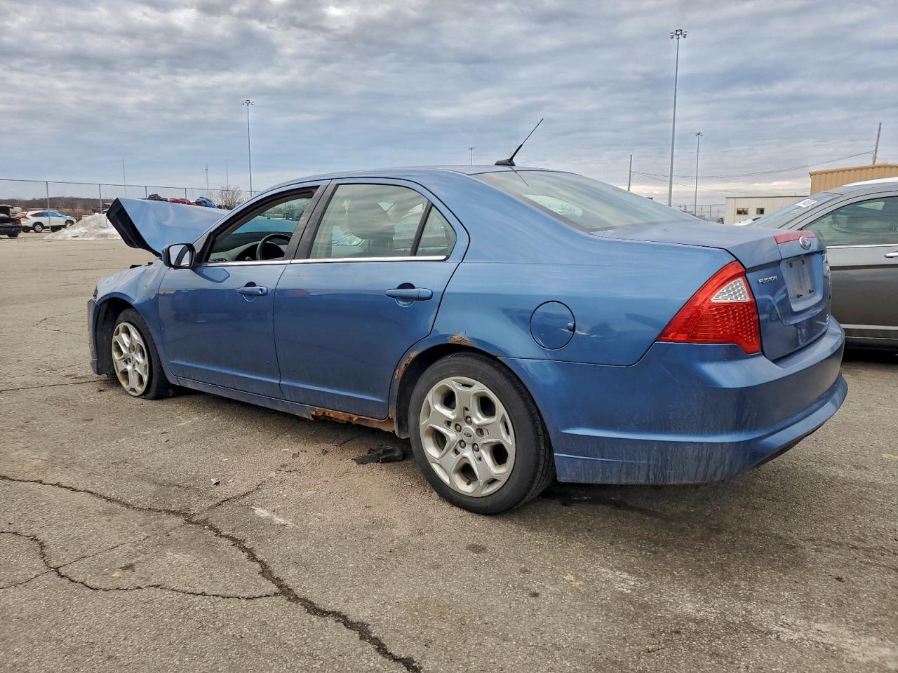 2010 FORD FUSION SE photo 2