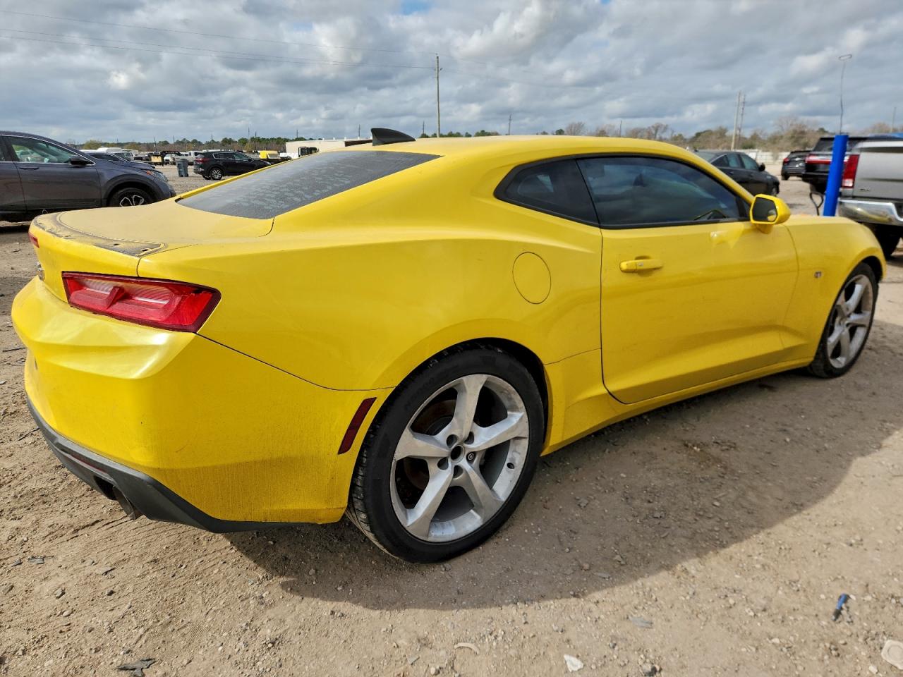 2016 CHEVROLET CAMARO LT photo 3