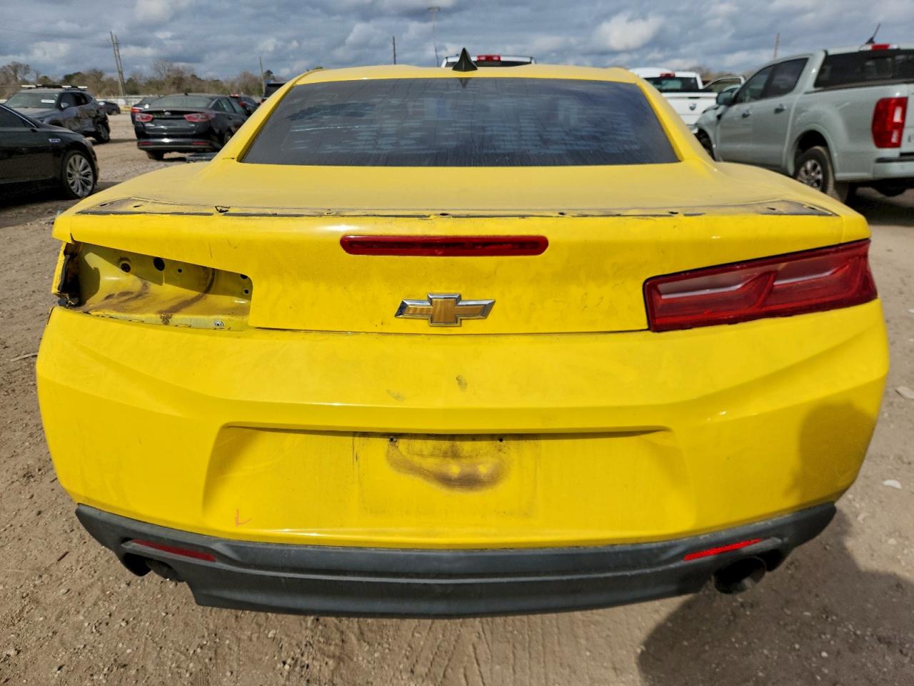 2016 CHEVROLET CAMARO LT photo 6