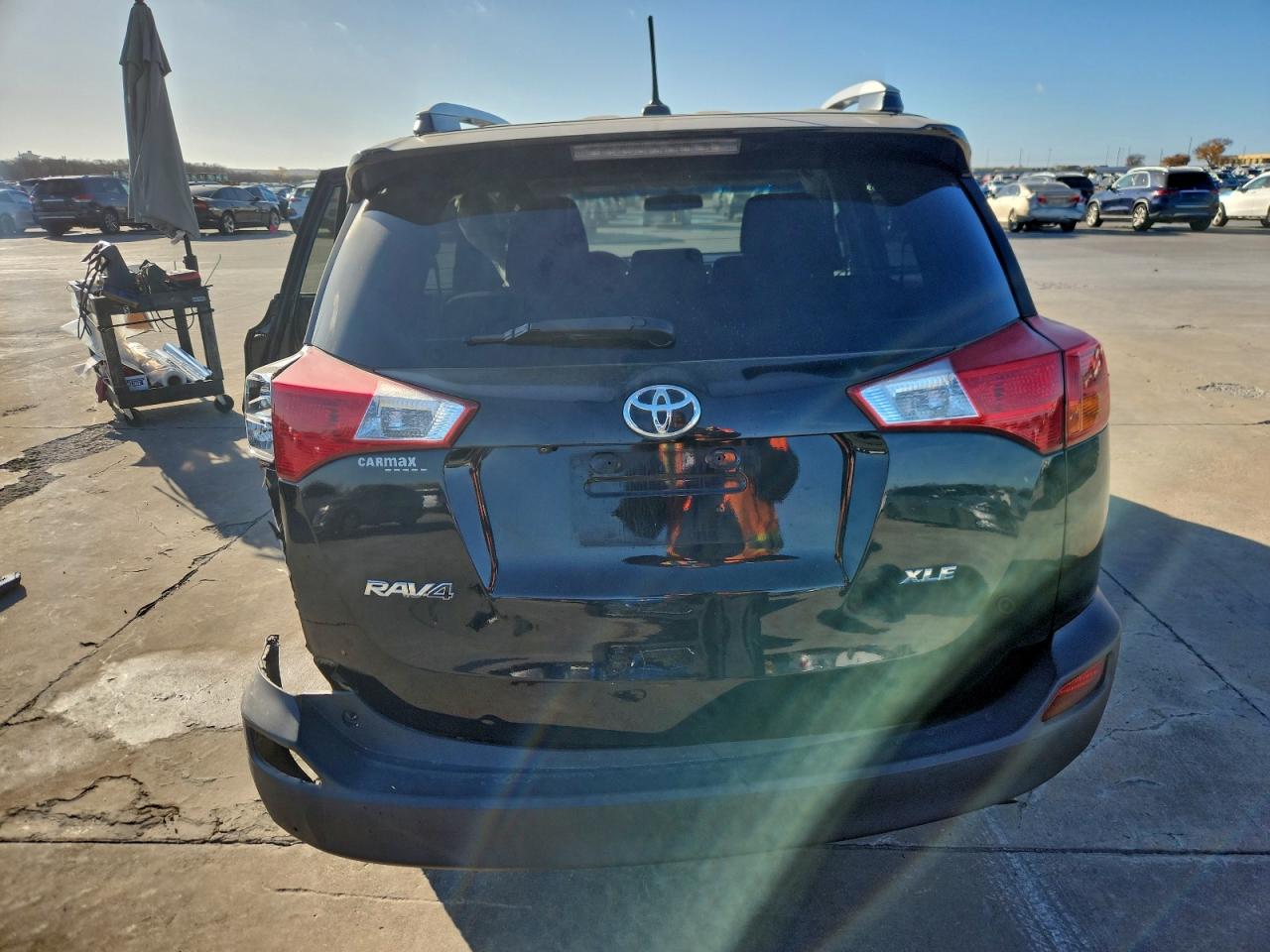 2014 TOYOTA RAV4 XLE photo 6