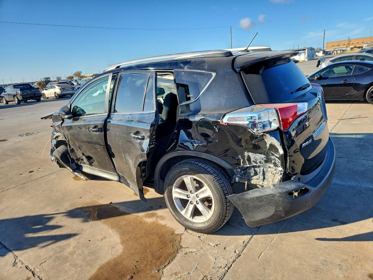 2014 TOYOTA RAV4 XLE photo 2